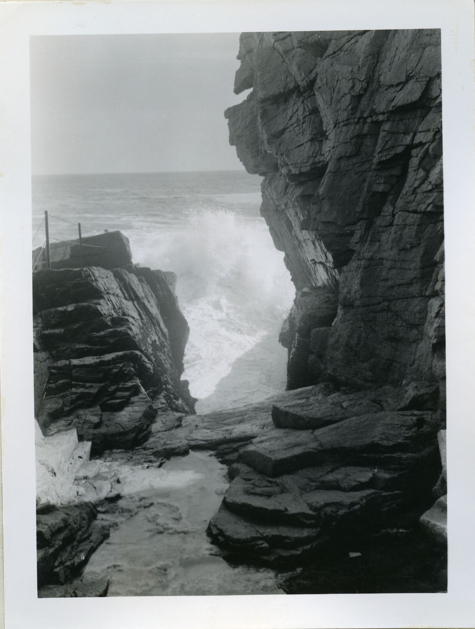 SURF AT THUNDER HOLE