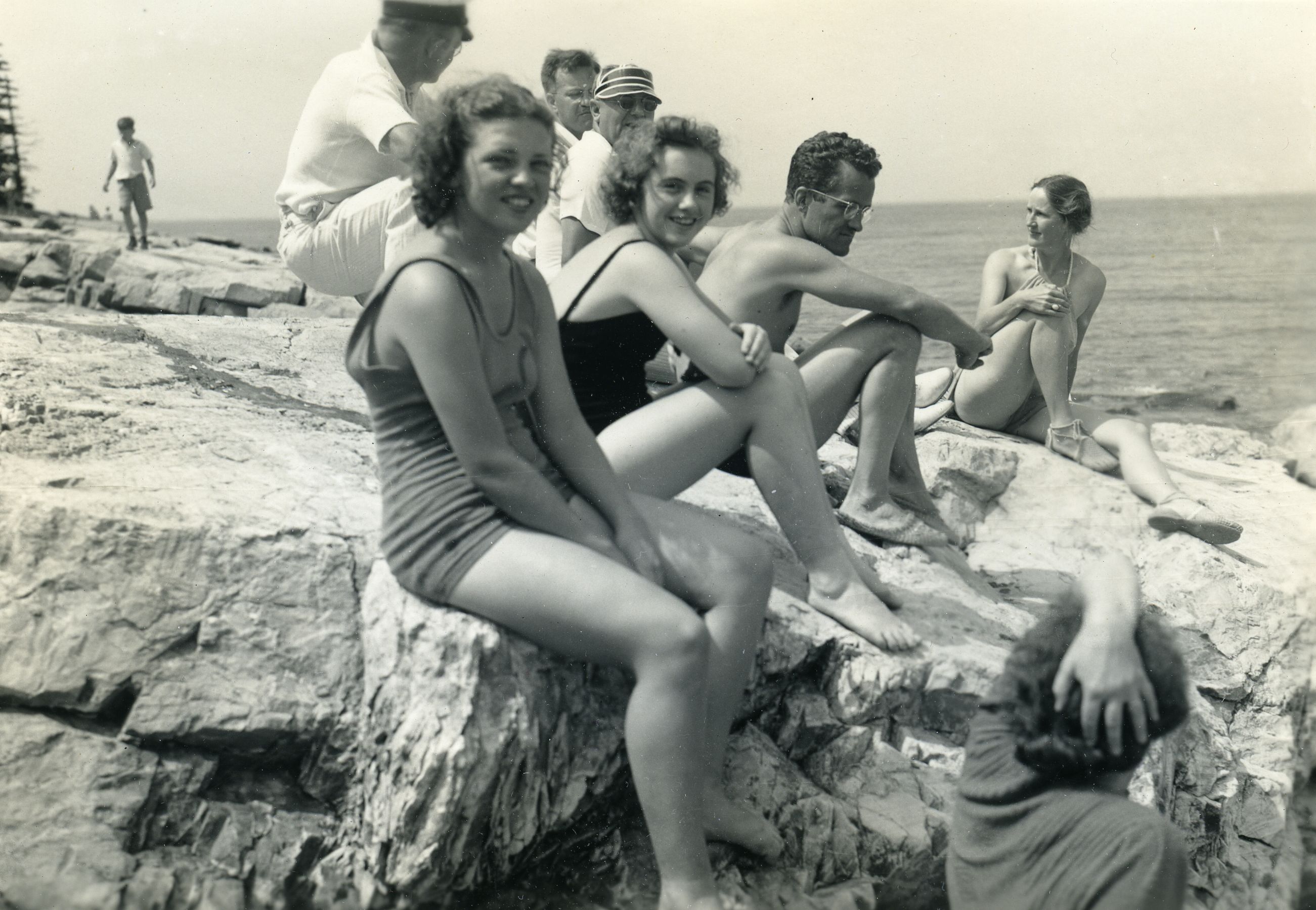 LINED UP AFTER A DIP OFF PLACENTIA