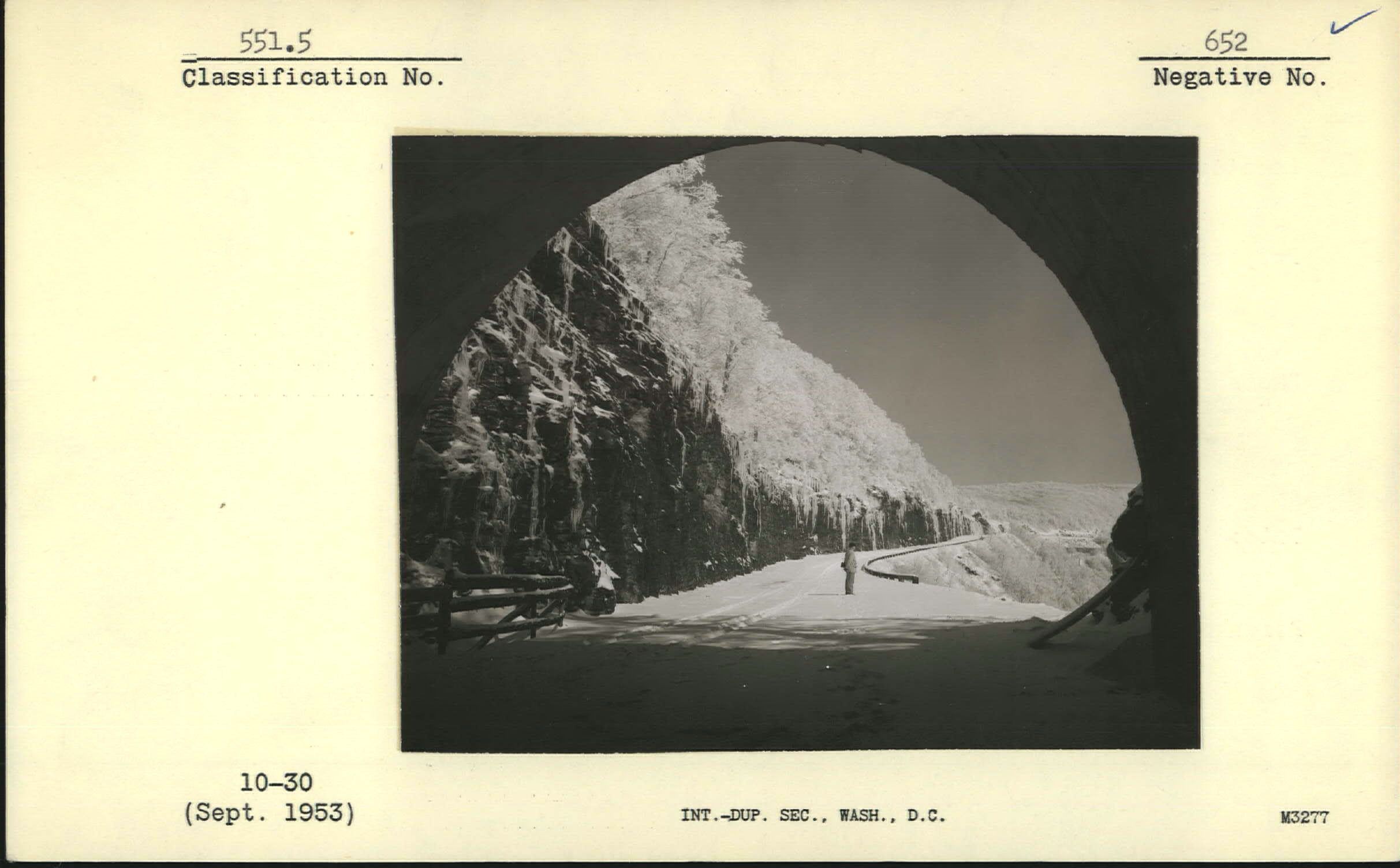 Winter scene in Craggies