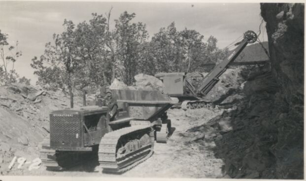 1 1/2 yard shovel and 11 yard tractor wagon, Station 1285