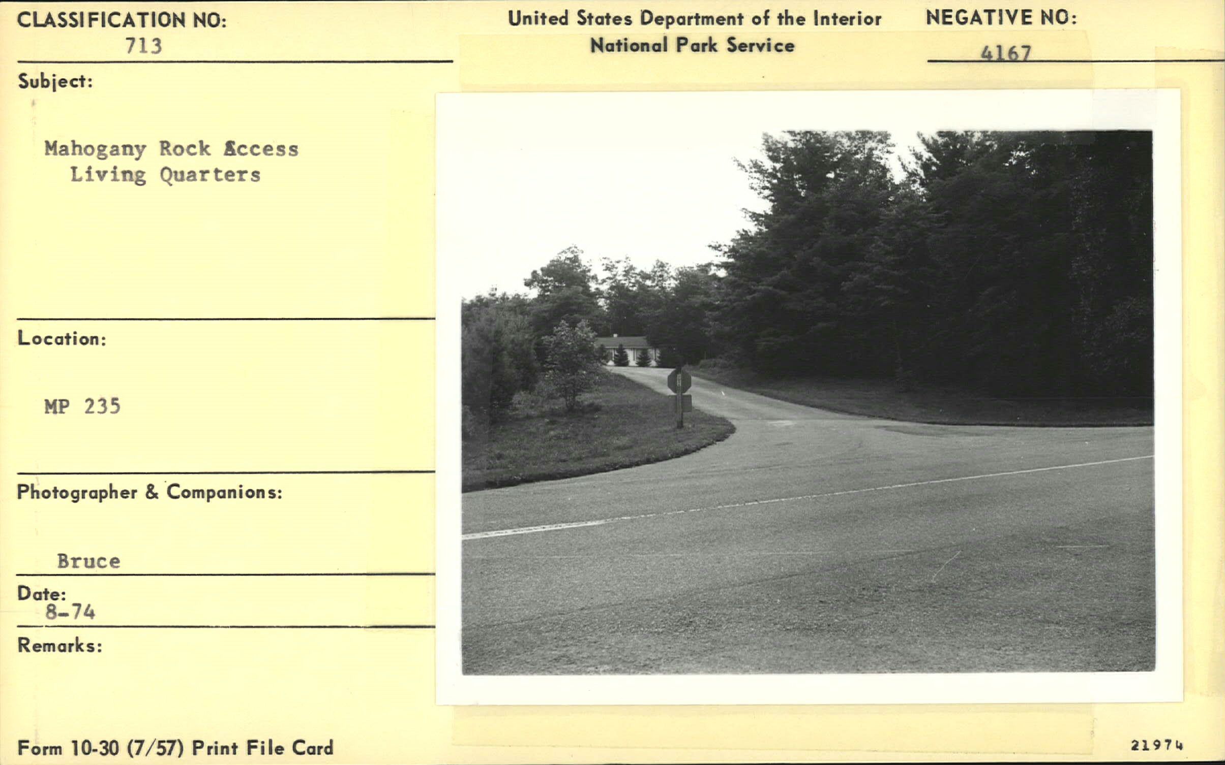 Mahogany Rock Road showing living quarters