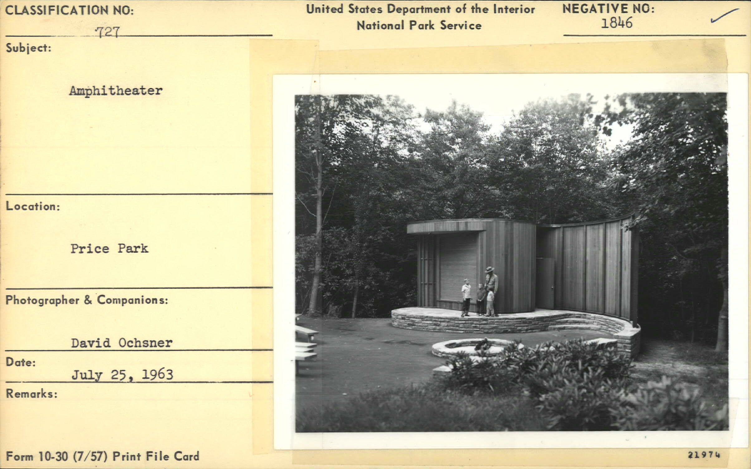 Ranger with visitors at Price Park Amphitheater
