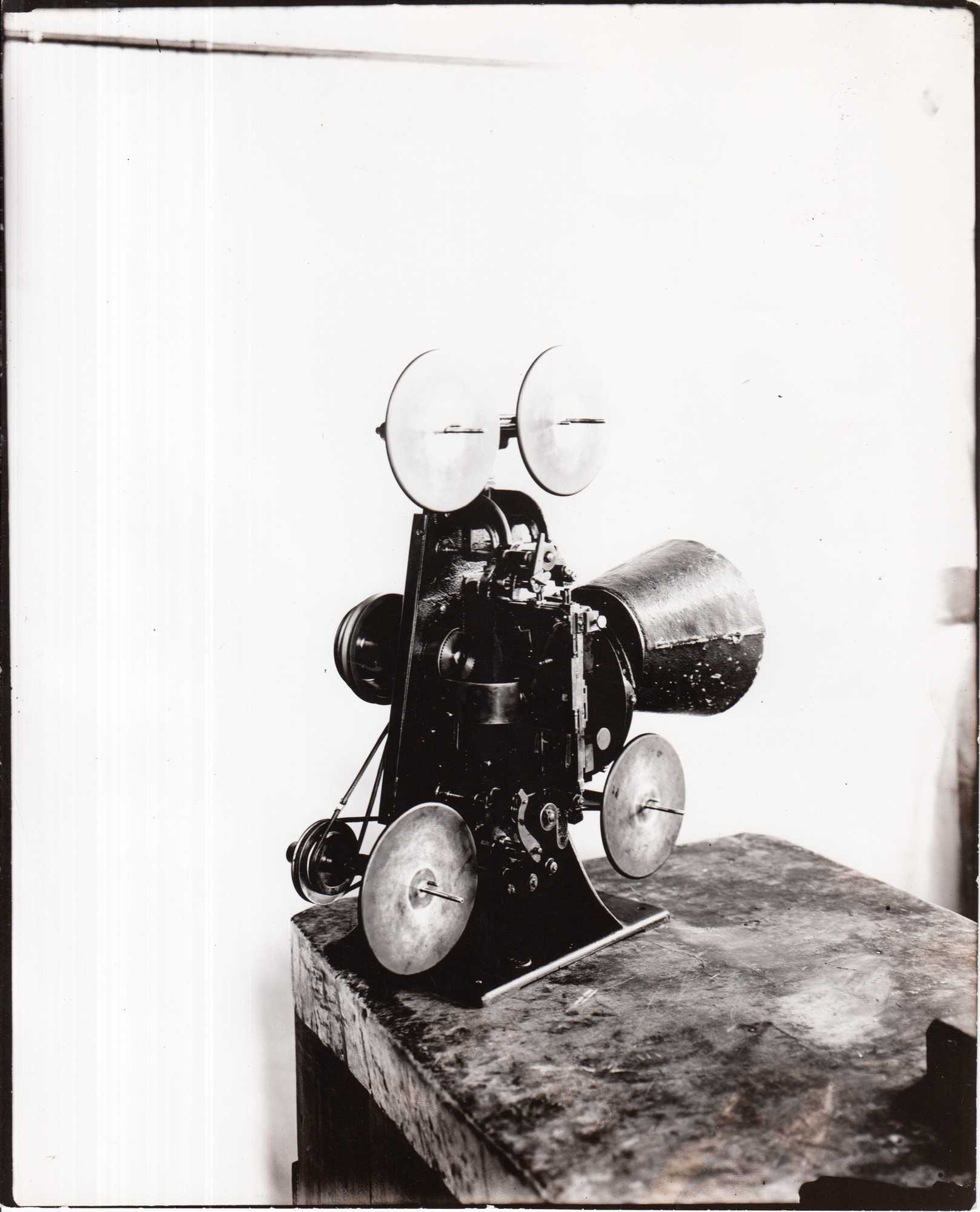 Edison projecting kinetoscope, film printing machine.