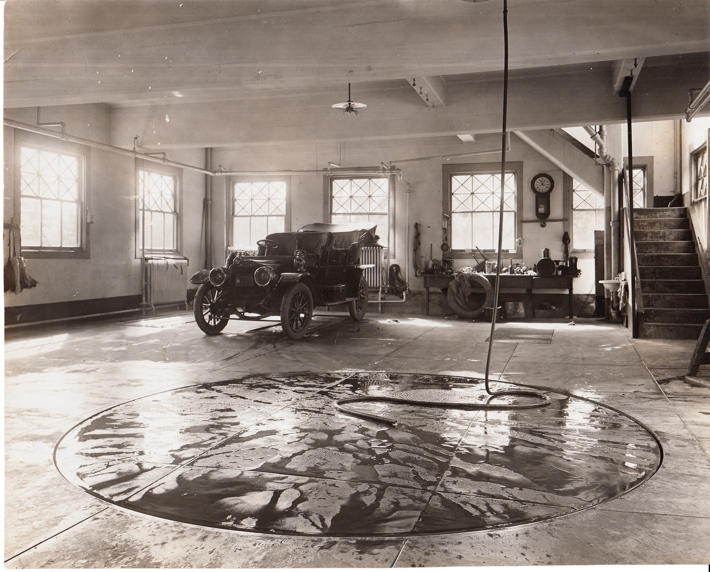 Glenmont, garage, interior.