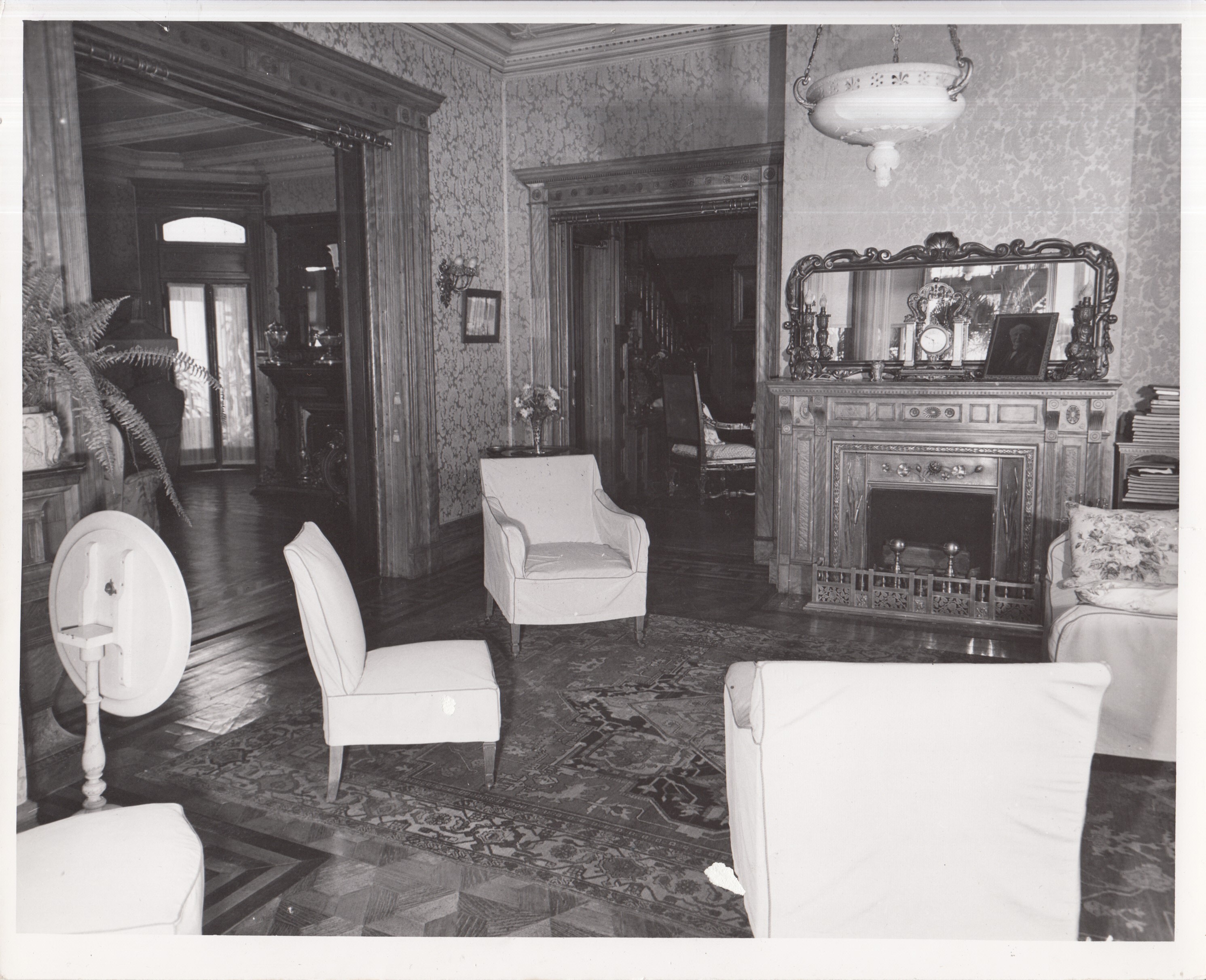 Glenmont, interior, first floor, Reception Room, facing north, Drawing Room on left, foyer/Entrance Hall at center, rear.