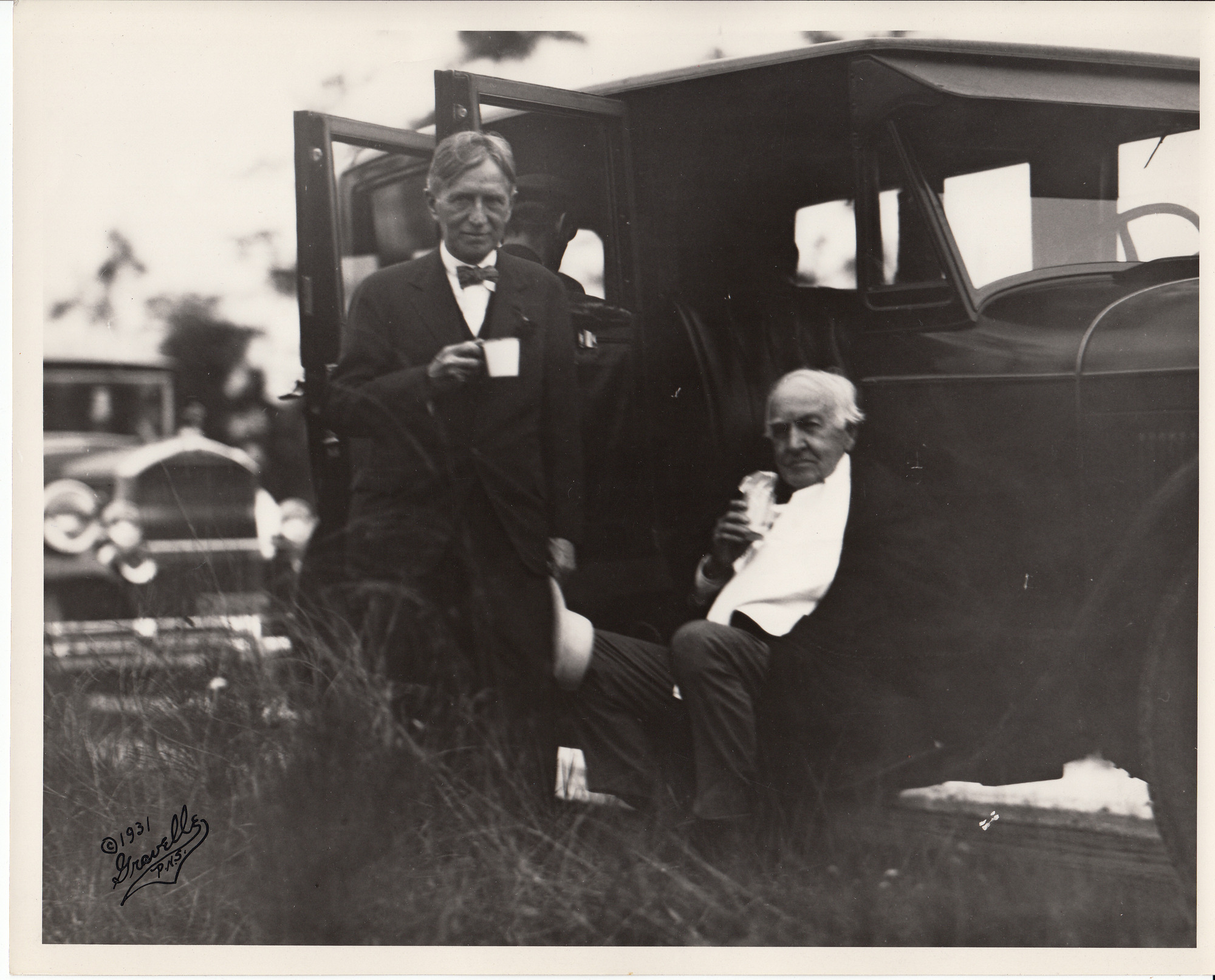 Thomas Edison and Harvey Firestone stopping for a drink along the Tamiami Trail.