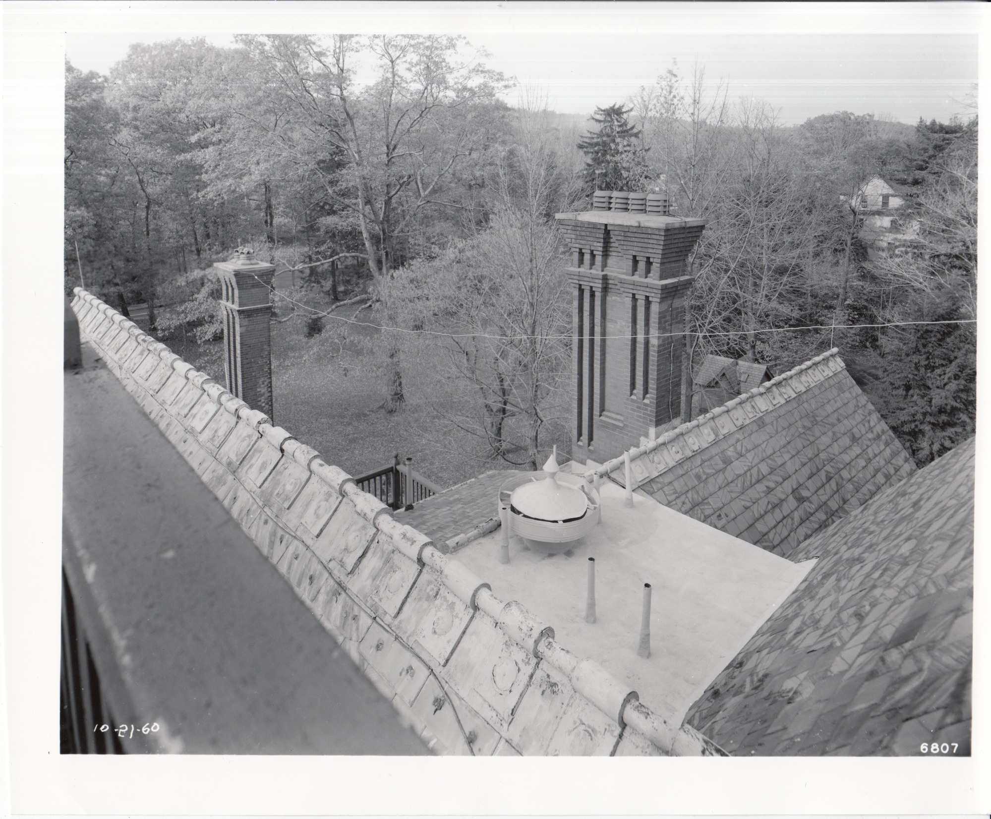 Glenmont, exterior, roof.