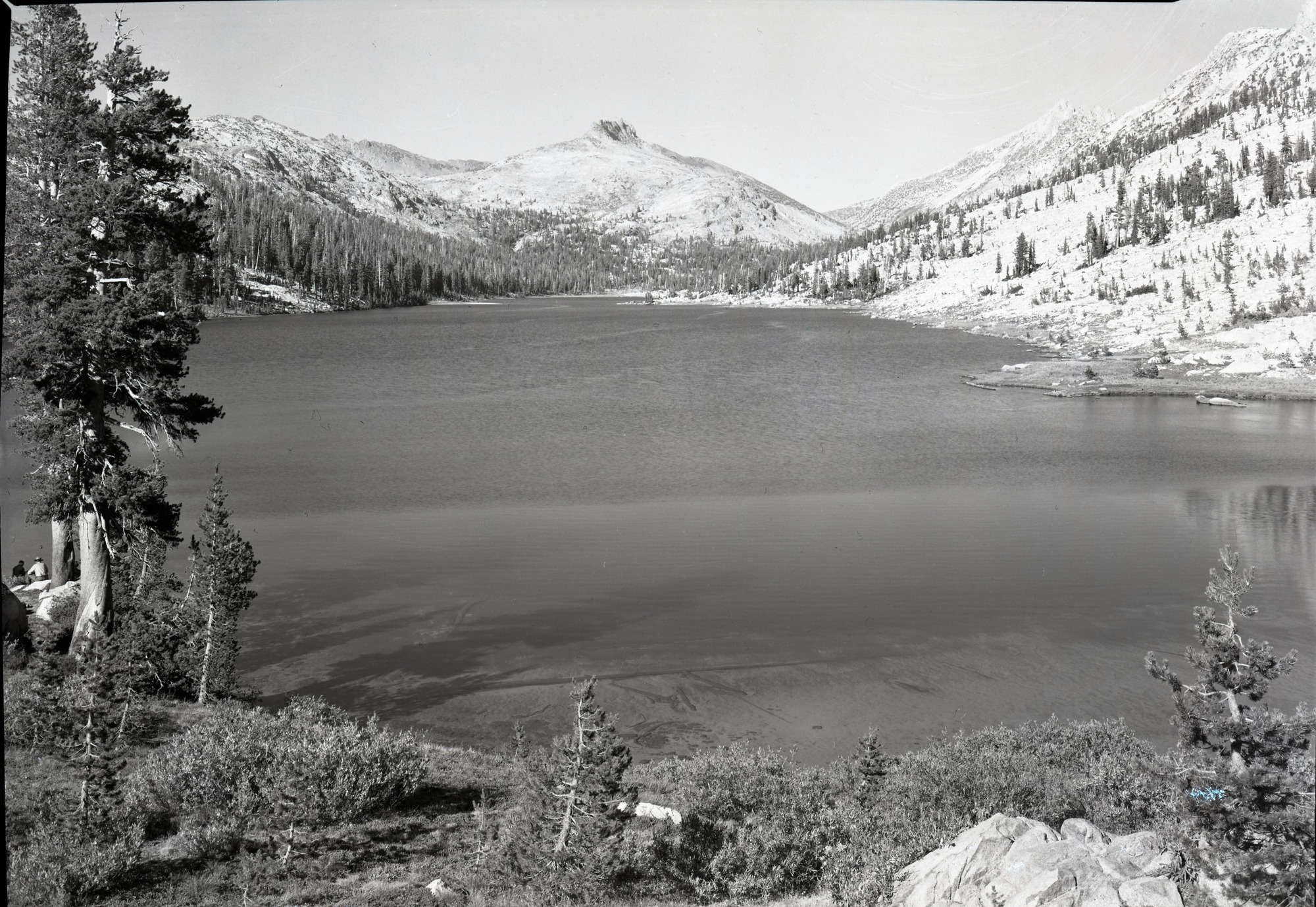 Lake with Keyes Peak on left, Saurean Crest and Snow Peak on right.