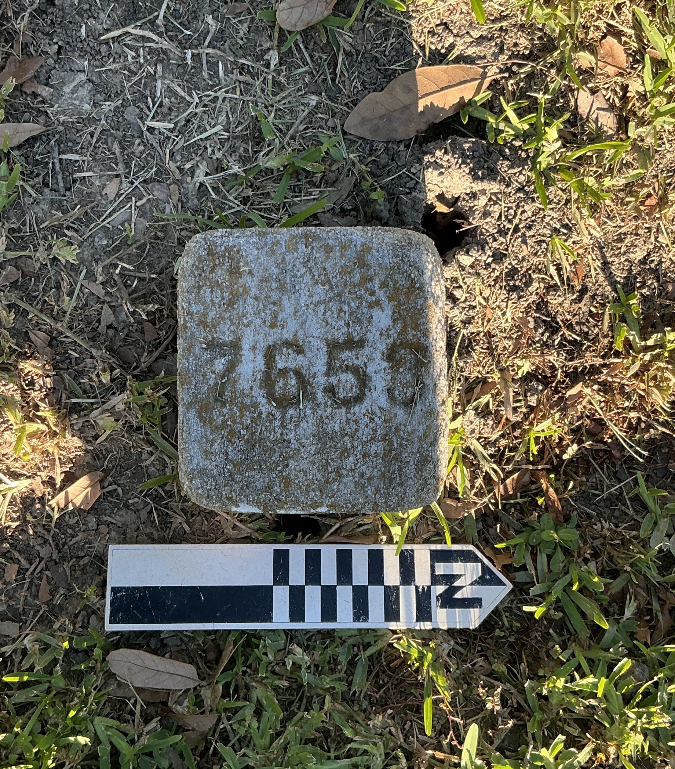 Extra image of flat marble marker