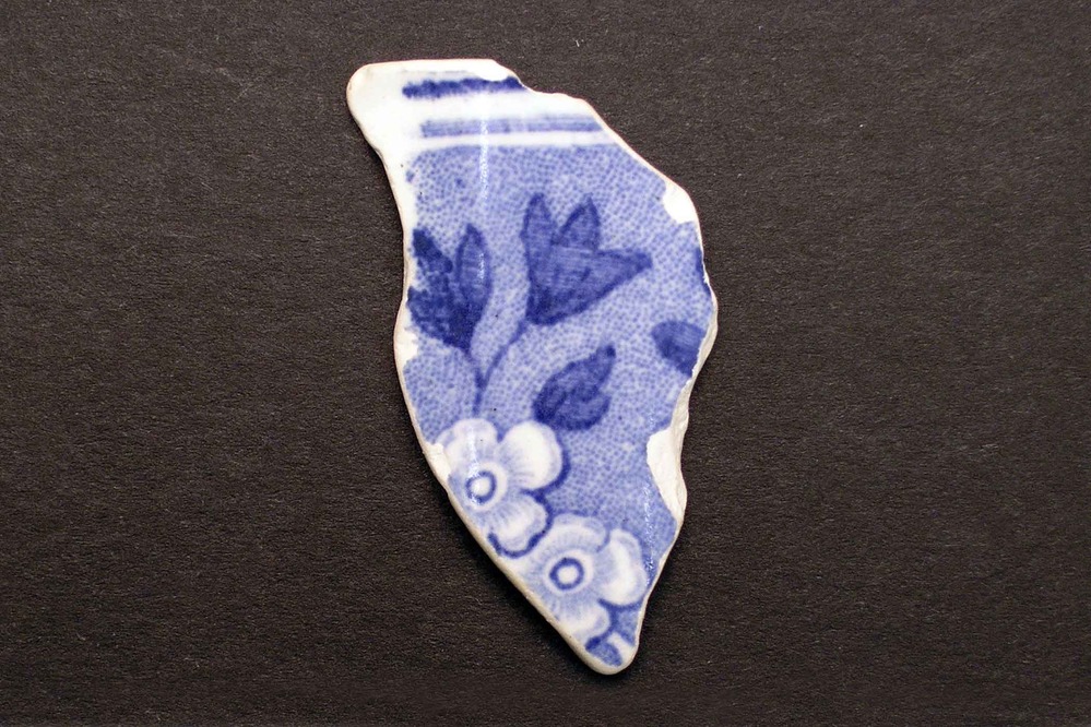 PORE 6642 Flower Pattern Ceramic Sherd