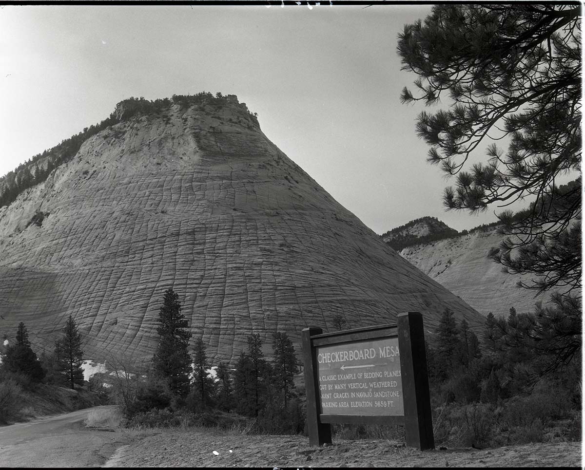 Marker-type wayside, Checkerboard Mesa.