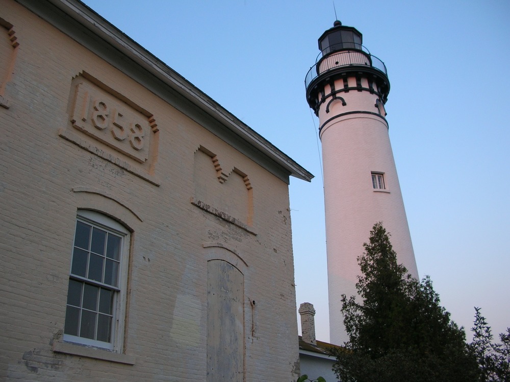 Exterior of the SMI Lighthouse and keeper's quarters.
