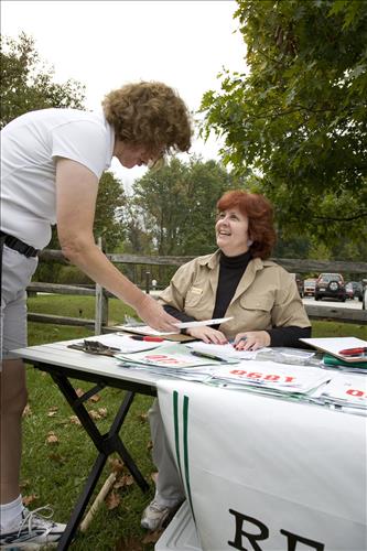 Fall Fun Run registration volunteer