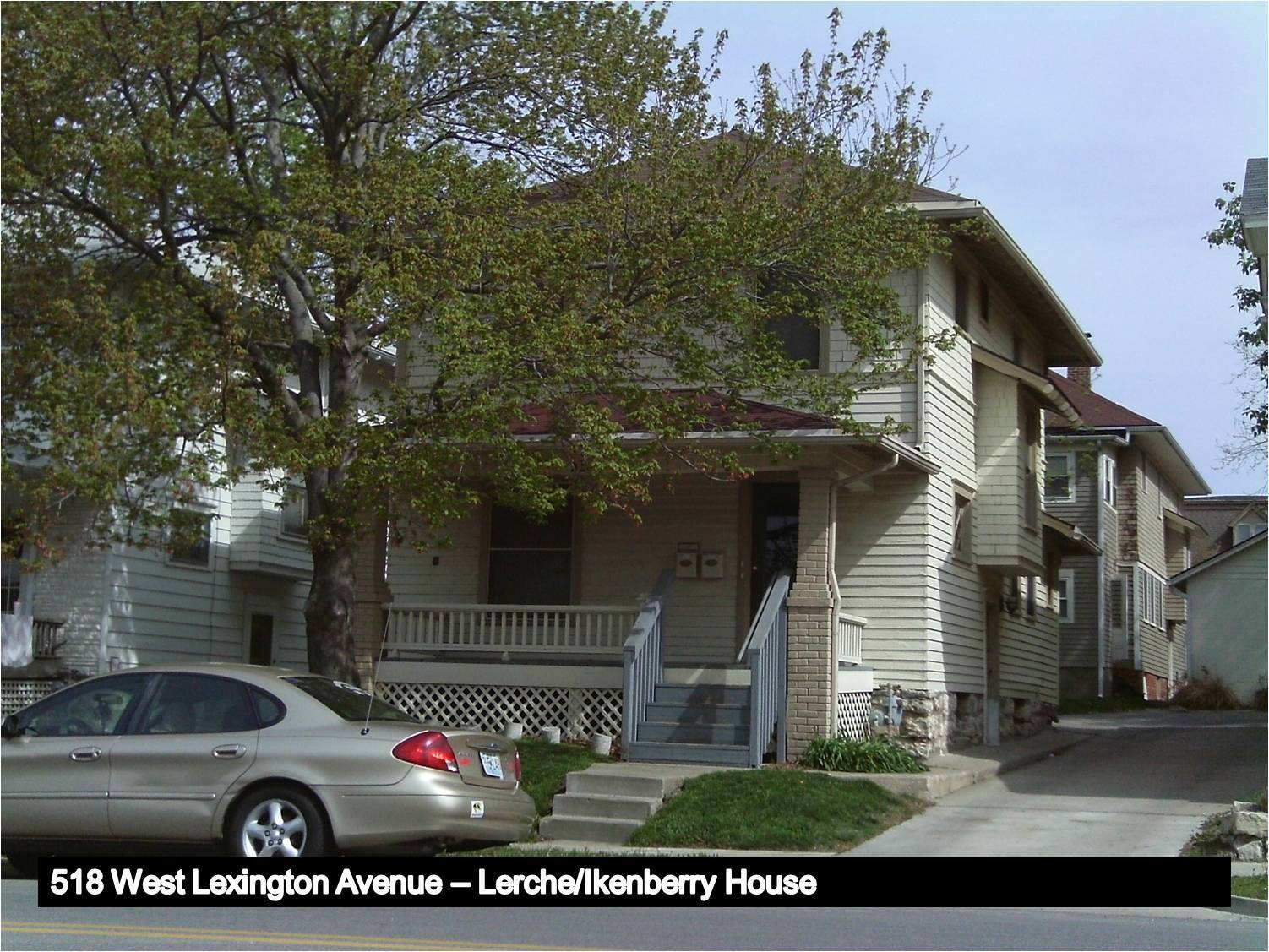 Image of the Prairie School-style Lerche/Ikenberry House.
