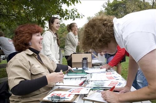 Fall Fun Run registration volunteer