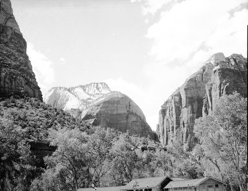 The fire on Castle Dome, taken from Zion Lodge.