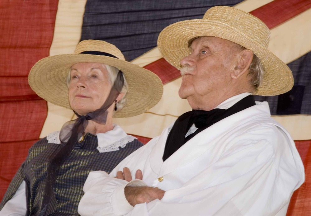 Clint and Ruth Cannon portray British Admrial R. Lambert Baynes and wife at Encampment 2006.