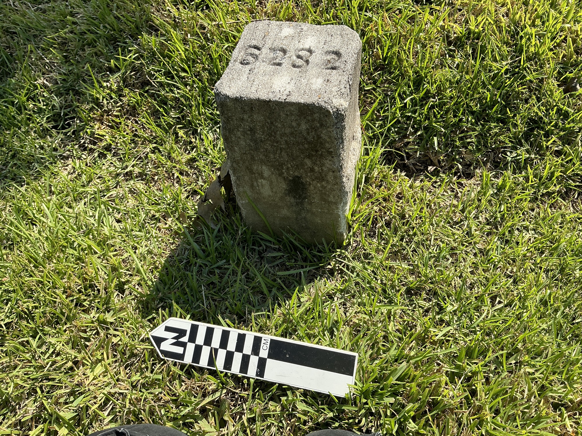 Extra image of flat marble marker