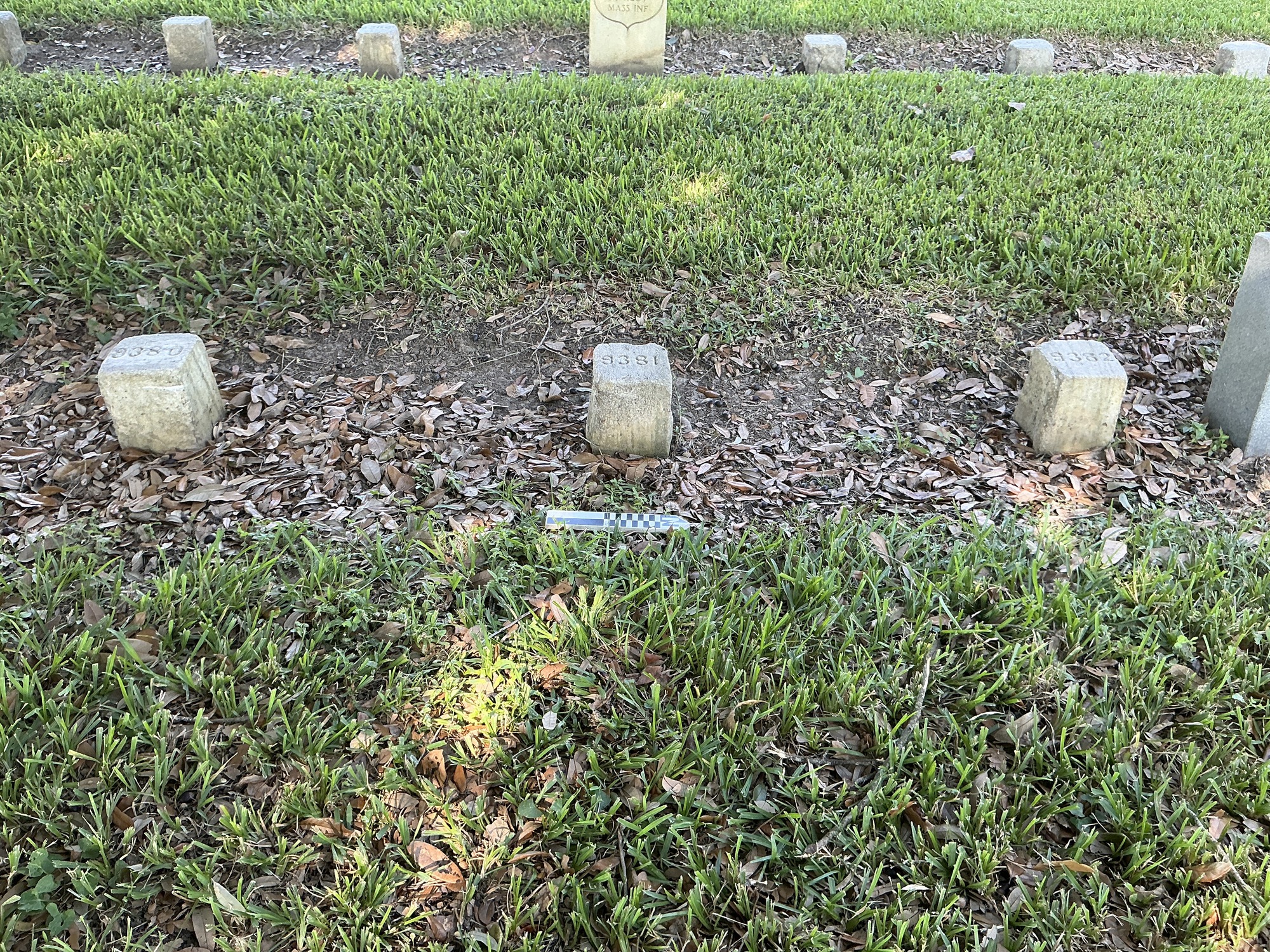 Extra image of flat marble marker