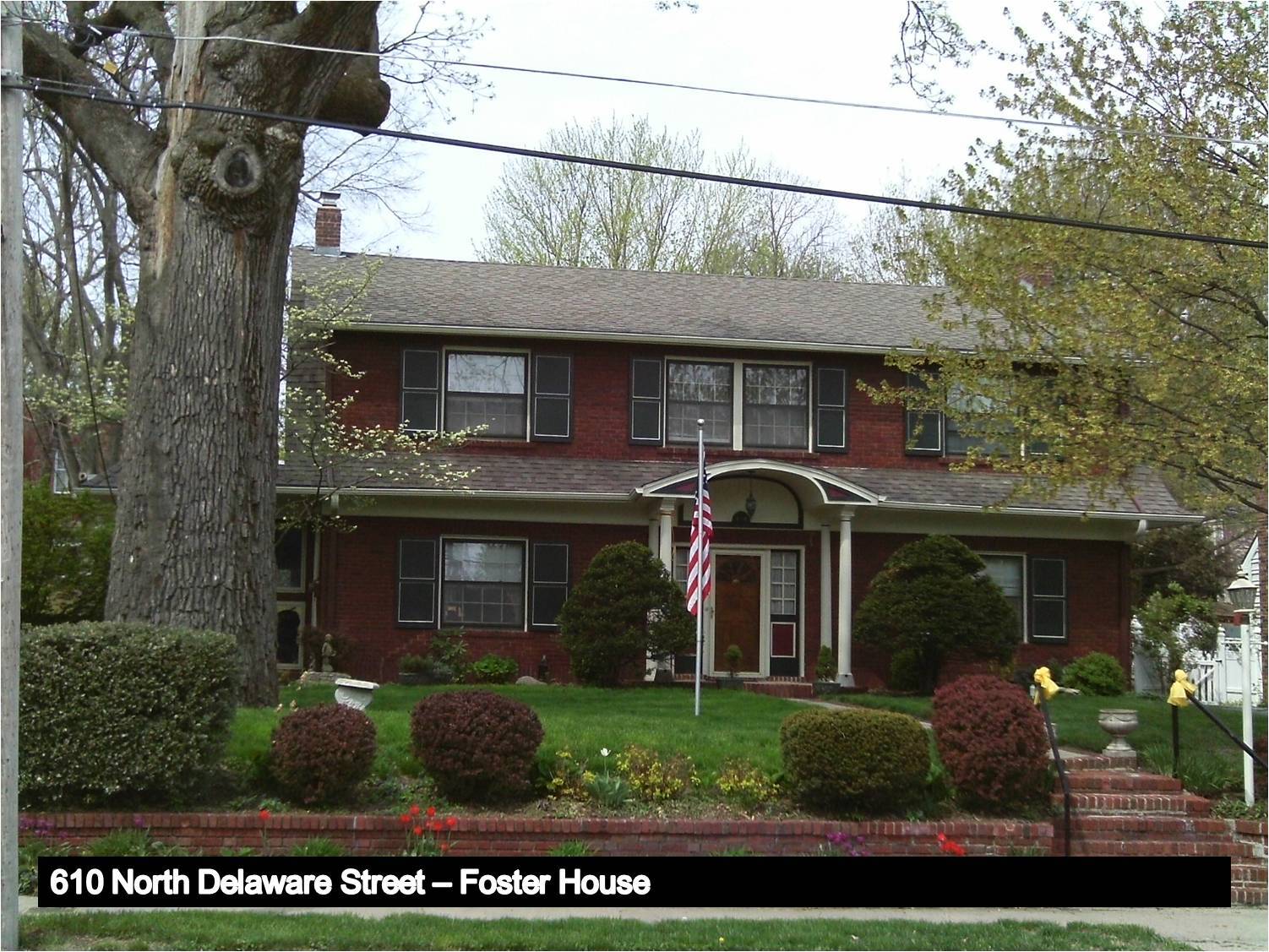 Image of the Colonial Revival-style Foster House.