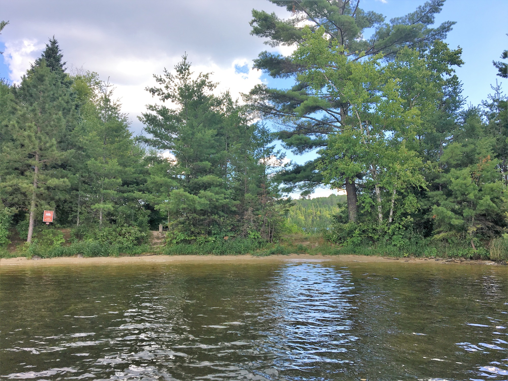 Houseboat Long Slu at Kabetogama Lake, Sand mooring; K15 View In