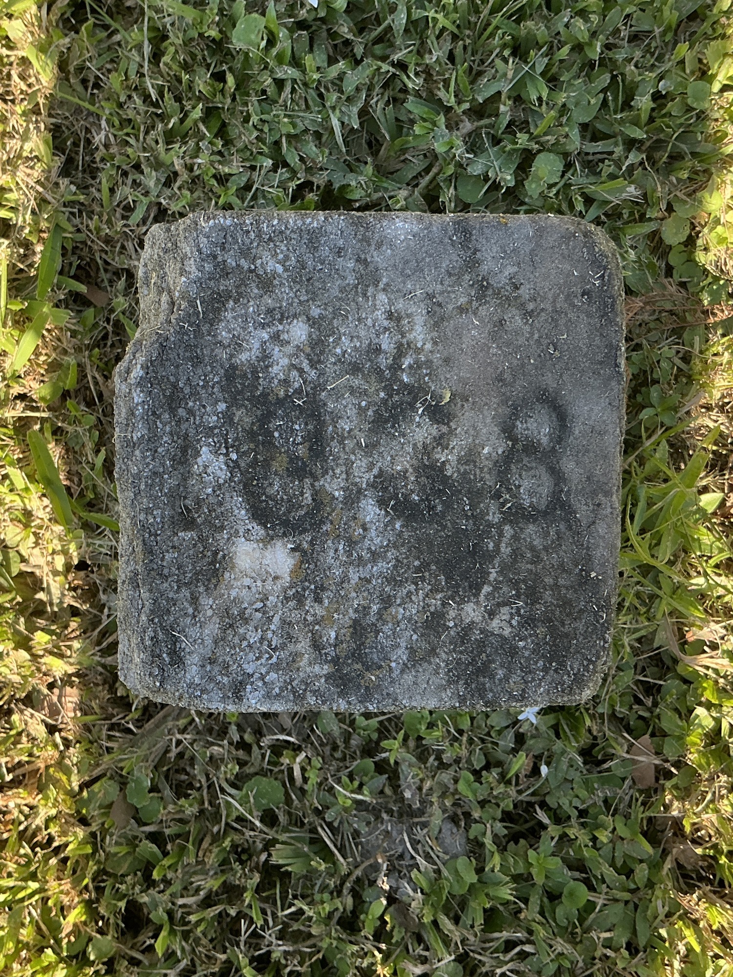 Top of flat marble marker