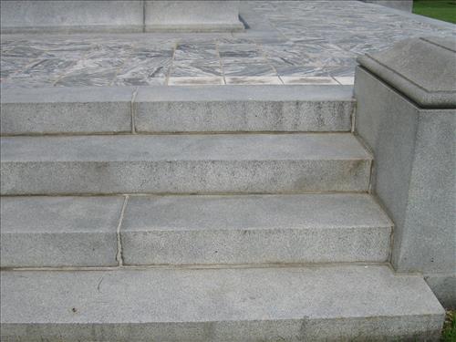 Ney York Monument before restoration