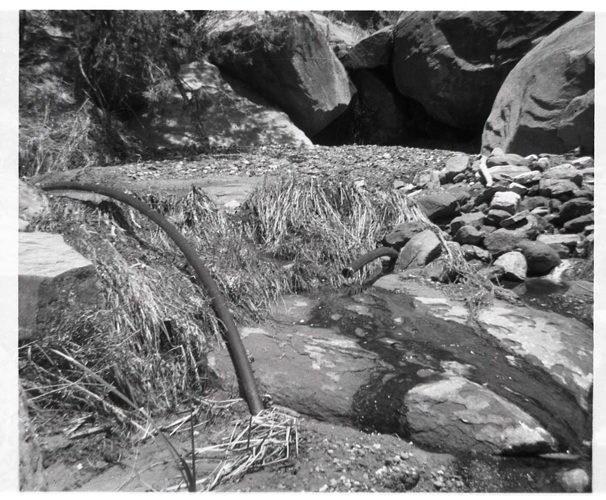 BW photo of a rock slide at the gateway to the narrows.