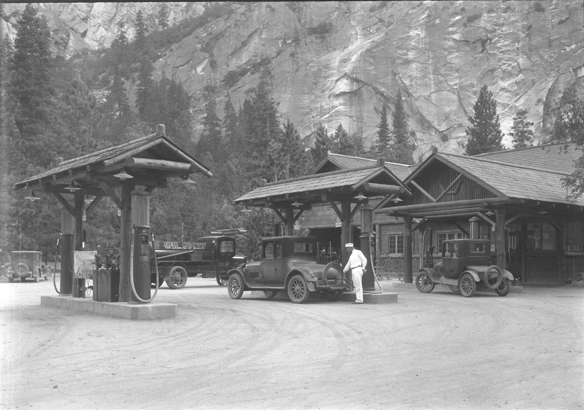 Standard Oil station near Camp Curry. Copy Neg: L. Radanovich, 5/97.