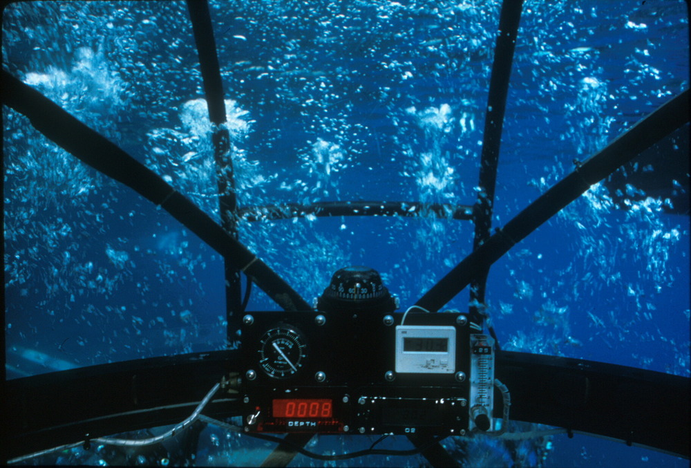 A deep sea rover in Crater Lake, 1987
