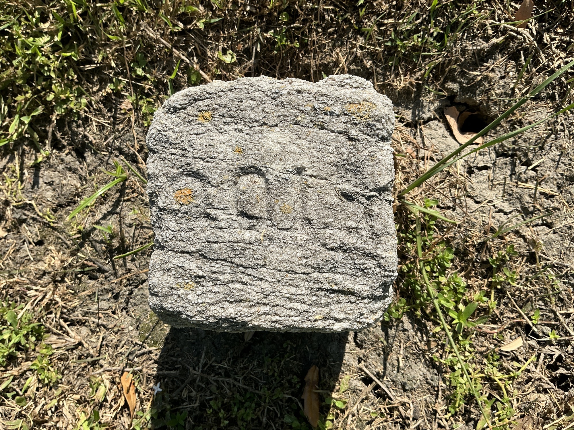 Top of flat marble marker