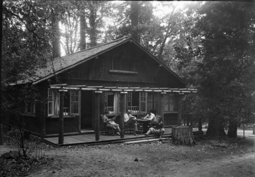 Copy Neg: L. Radanovich, August 2004. Camp Curry bungalow.