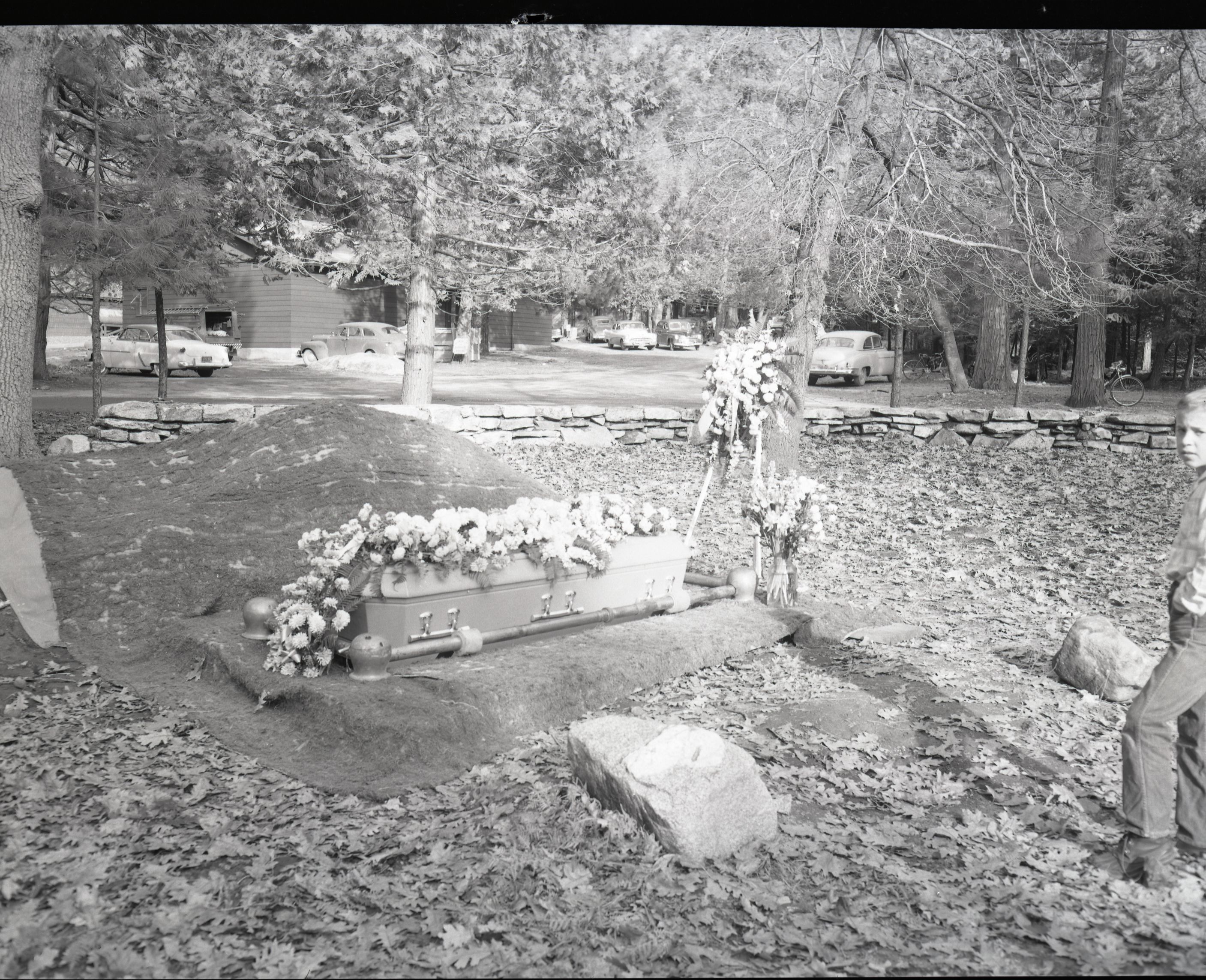 Burial site of Louisa Tom in yosemite Valley. (One of five photos - Rl-1917, 14,251-14,253).
