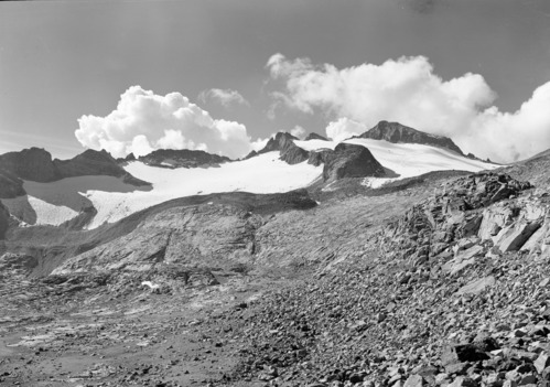 Mt. Lyell (showing upper and lower globes of glacier).