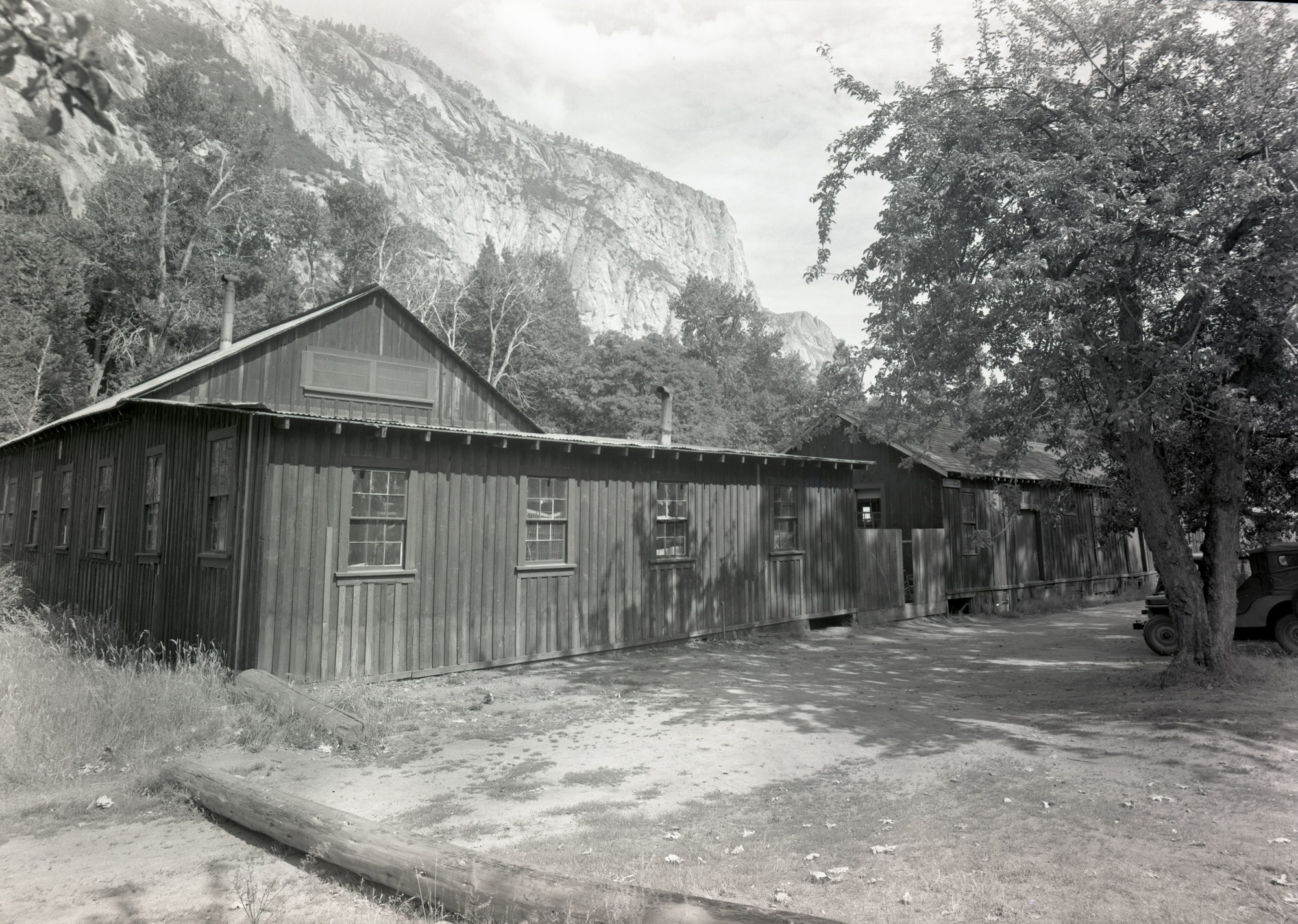 Front and rear of Y. P. C. Co. buildings Yosemite Lodge, Store, Warehouses. See Seps. in RL 979.447 Y-16C #31