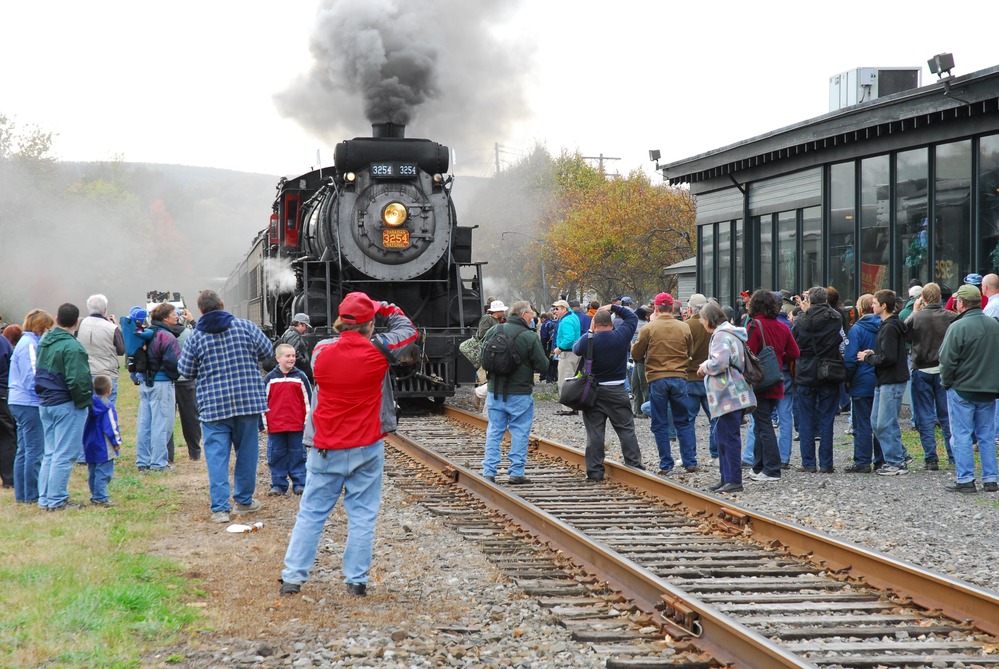 Canadian National #3254 steam locomotive, with a group of railfans, pulls to a stop at East Stroudsburg, PA during a Lackawanna Railfest 2007 passenger excursion.
