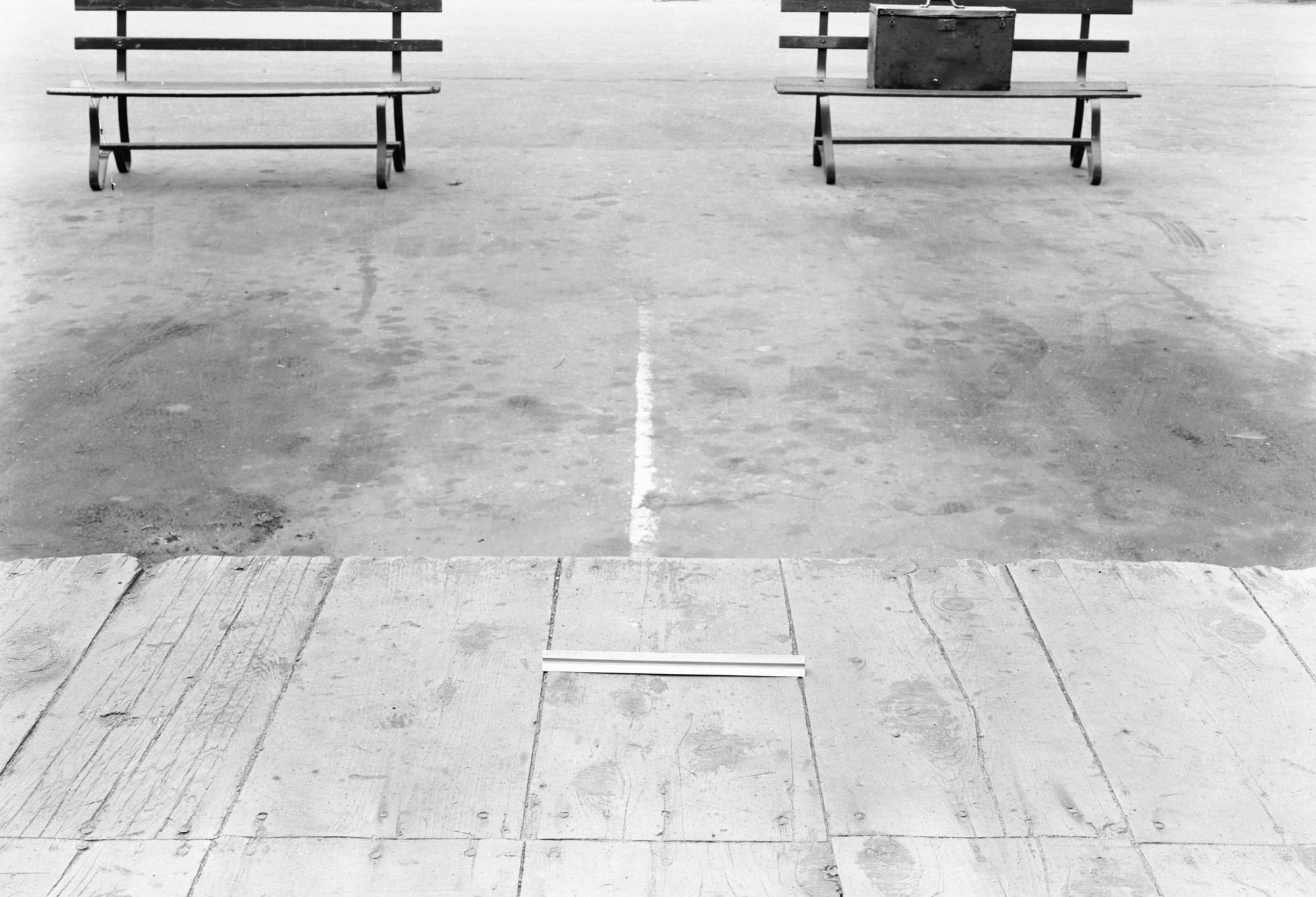 Yosemite Lodge Porch for court claim.