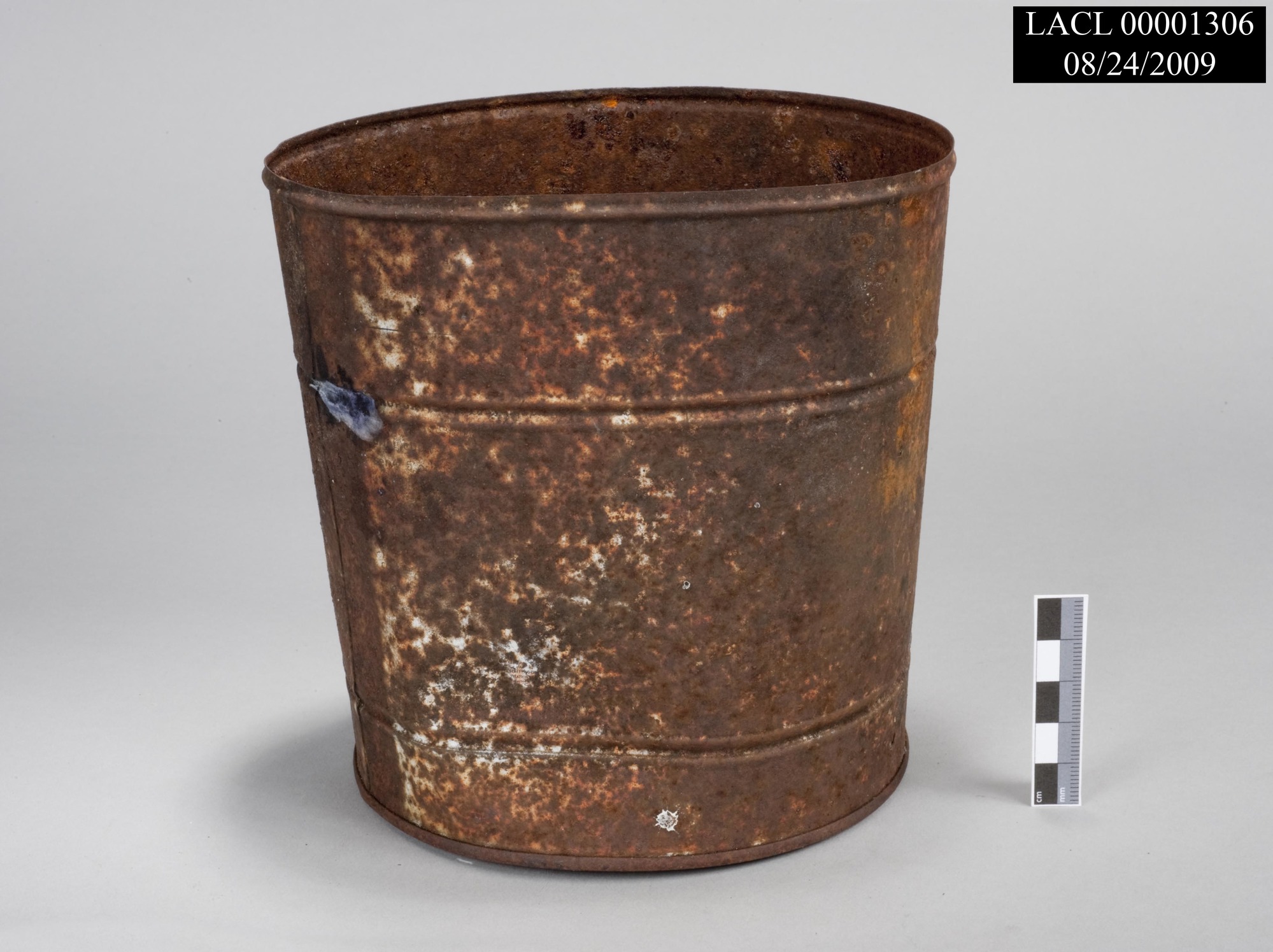 Image of rusted coffee can.