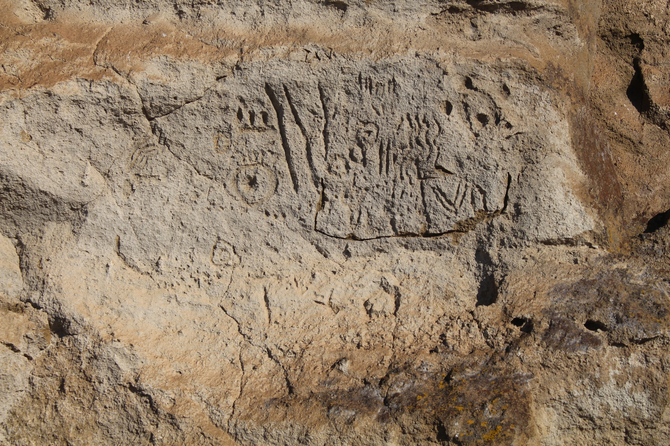 Photo of Petroglyph Point