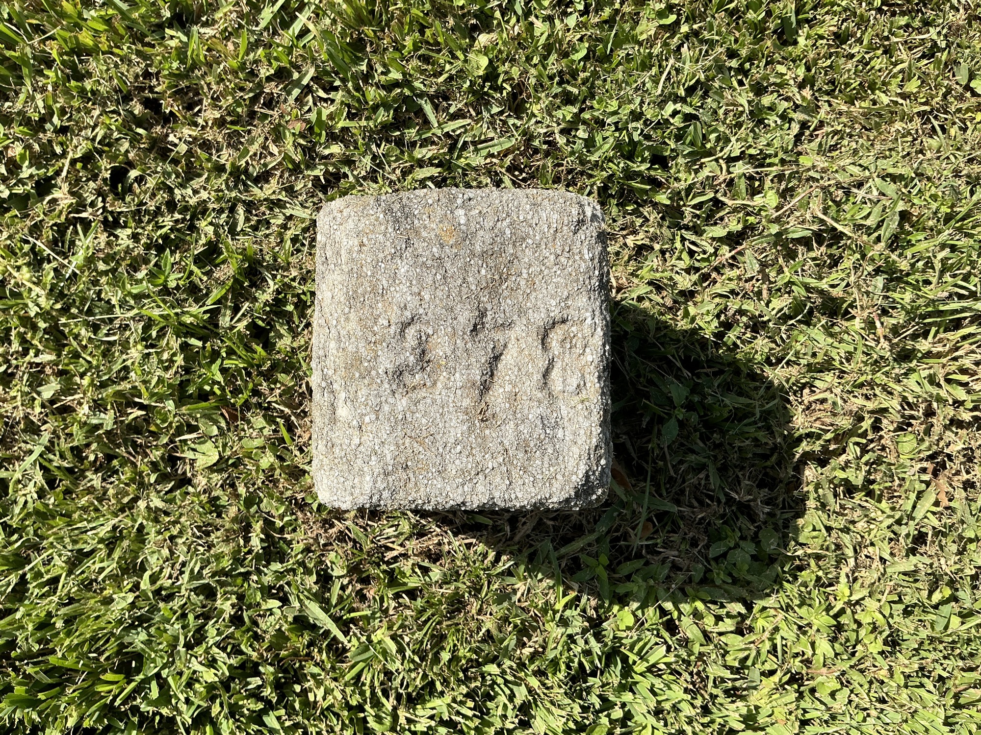 Top of flat marble marker