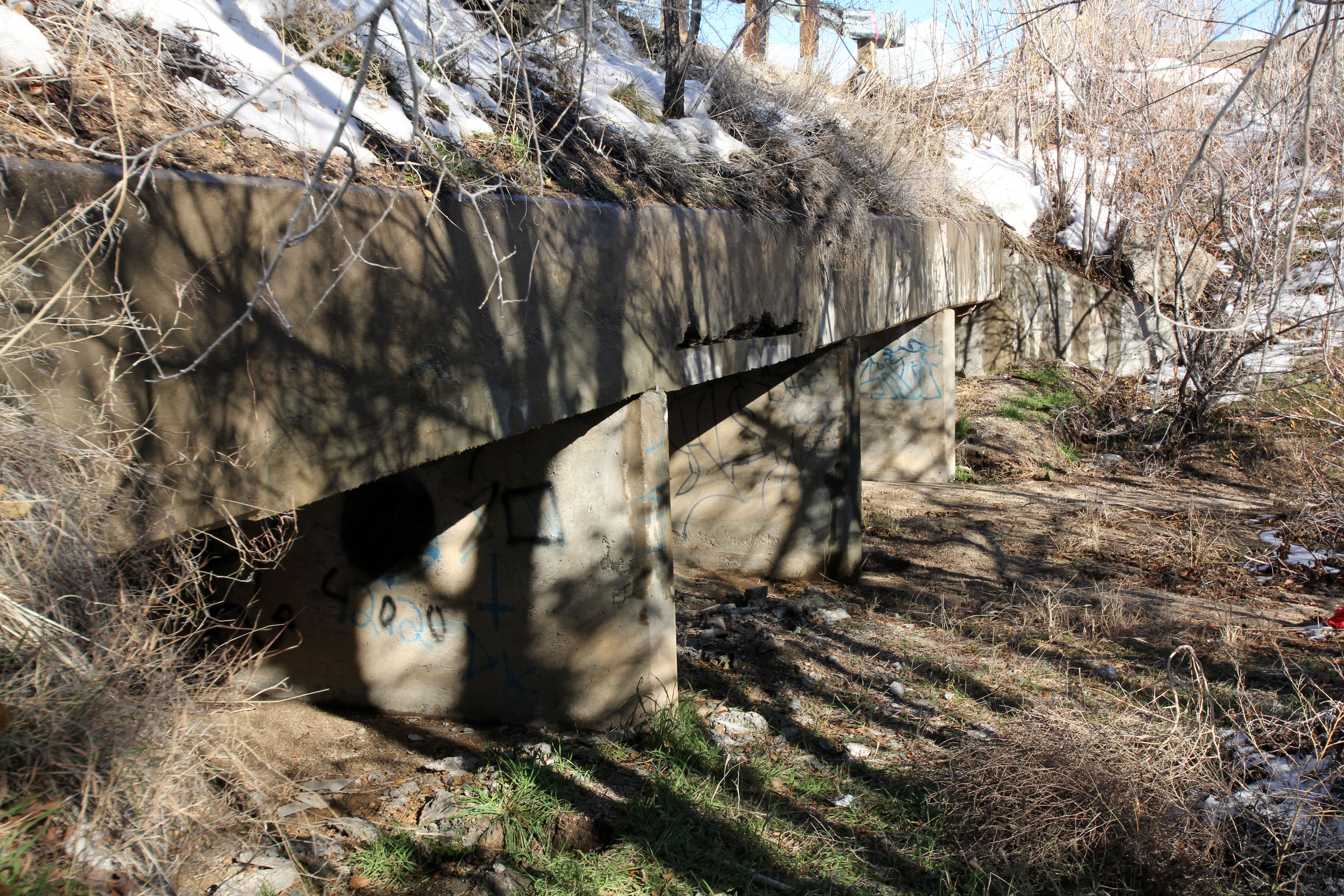 Lost bridge at Carnuel paralleling I-40 on its north side (former 1st paved 2-lane; now 4-lane).