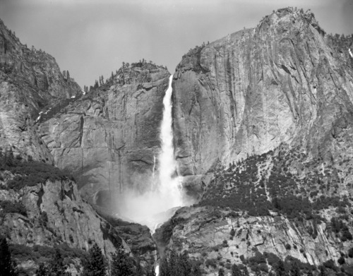 Upper Yosemite Fall from road west of Chapel. Recored of snow cone demise.