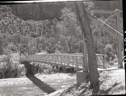 Emerald Pools Trailhead and the footbridge across the Virgin River.