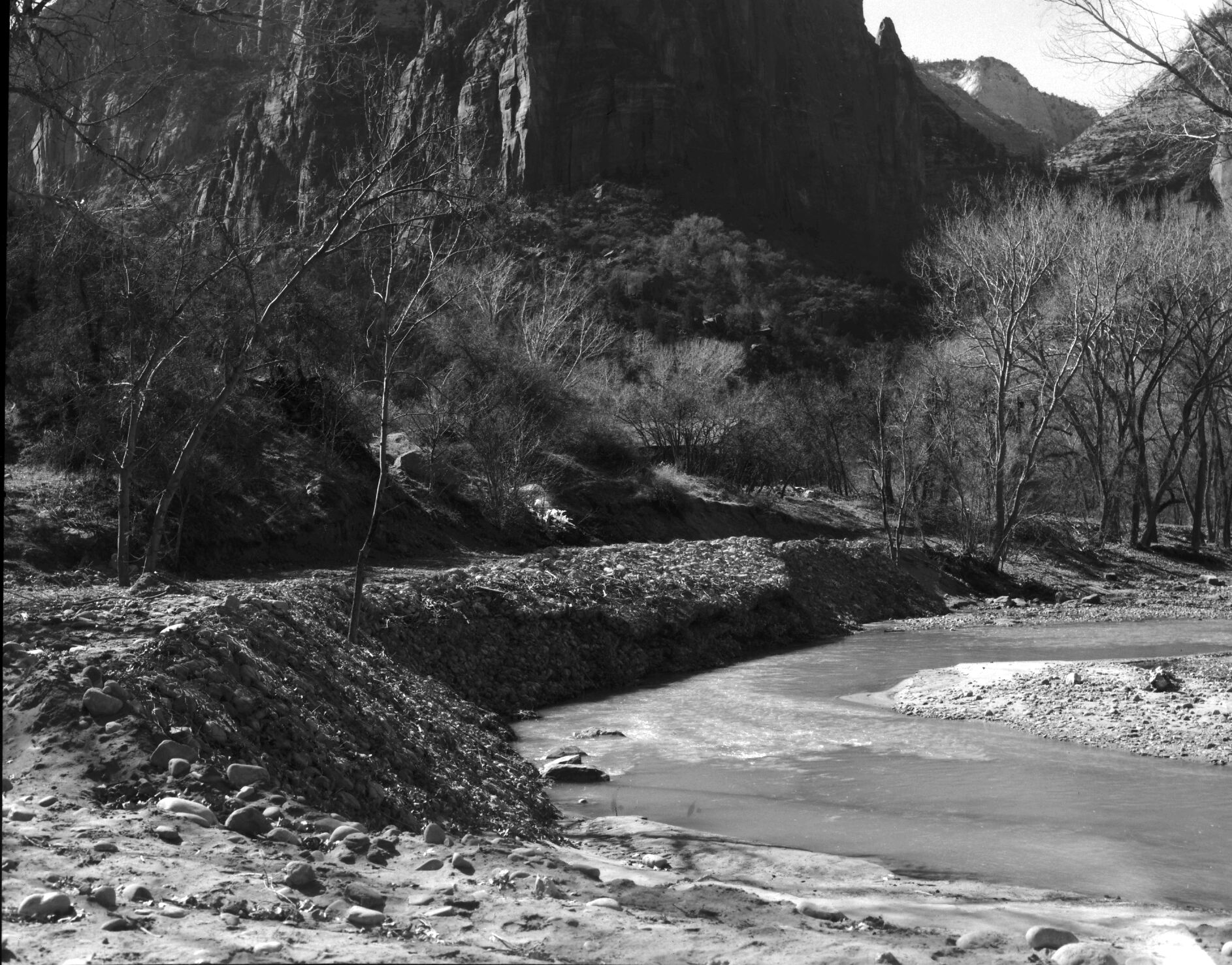 Flood protection - wall and basket work.