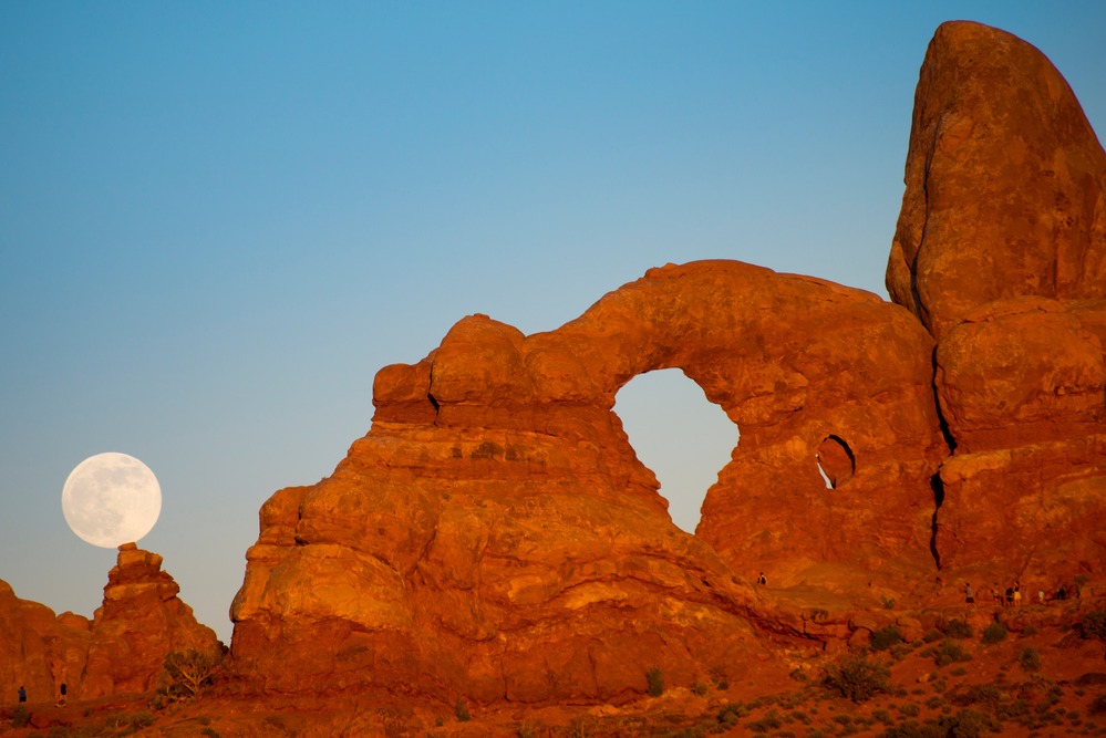 Supermoon at Turret Arch