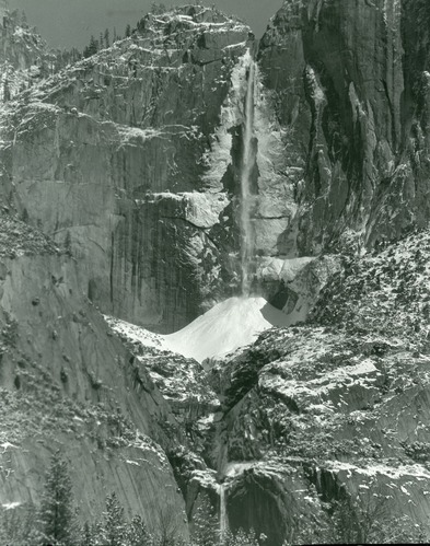 Telephoto of ice cone from across valley.