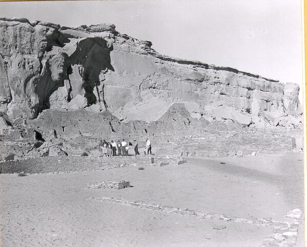 Visitors and Park Ranger at Courtyard Kiva at Pueblo Bonito