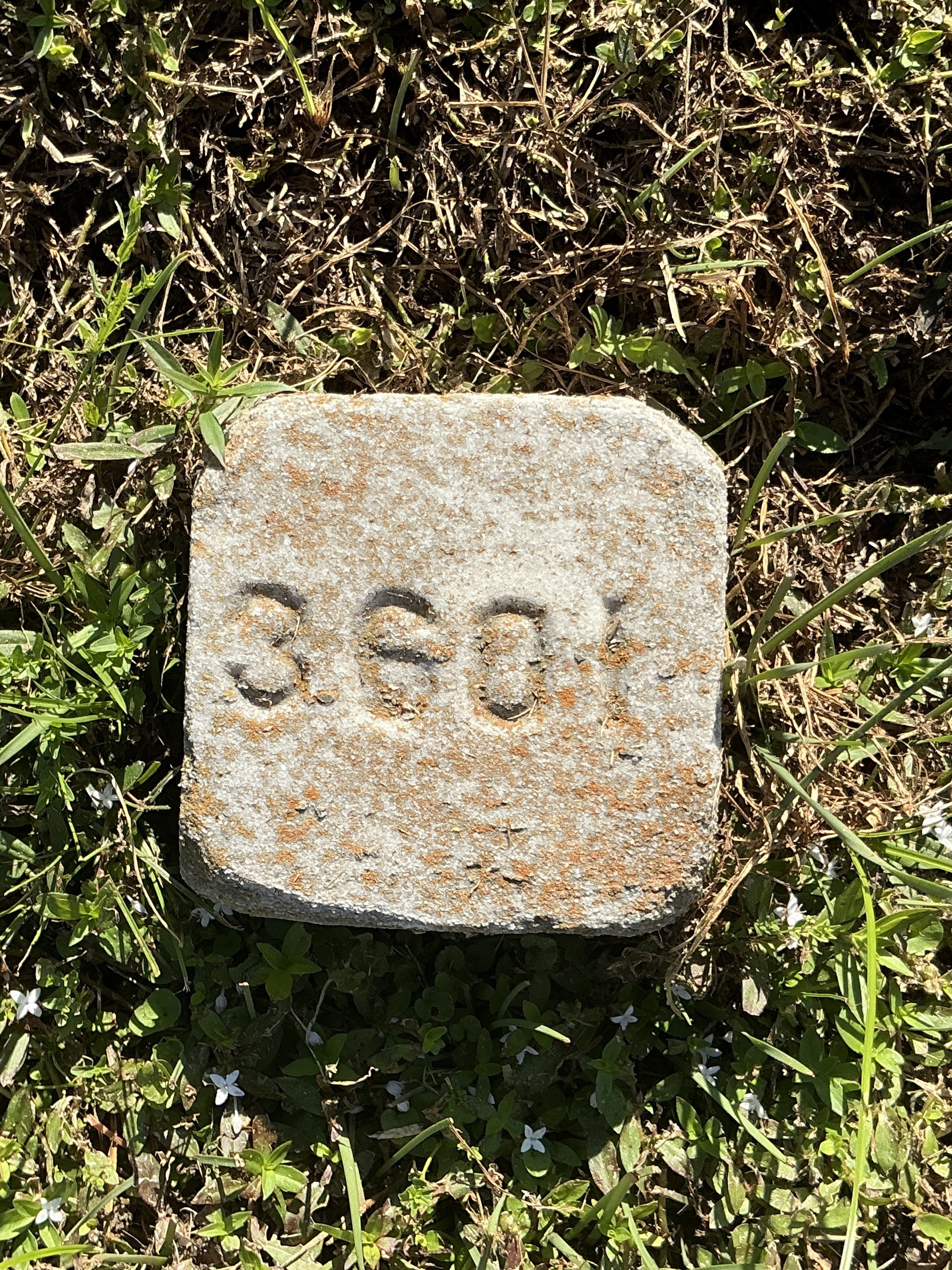 Top of flat marble marker