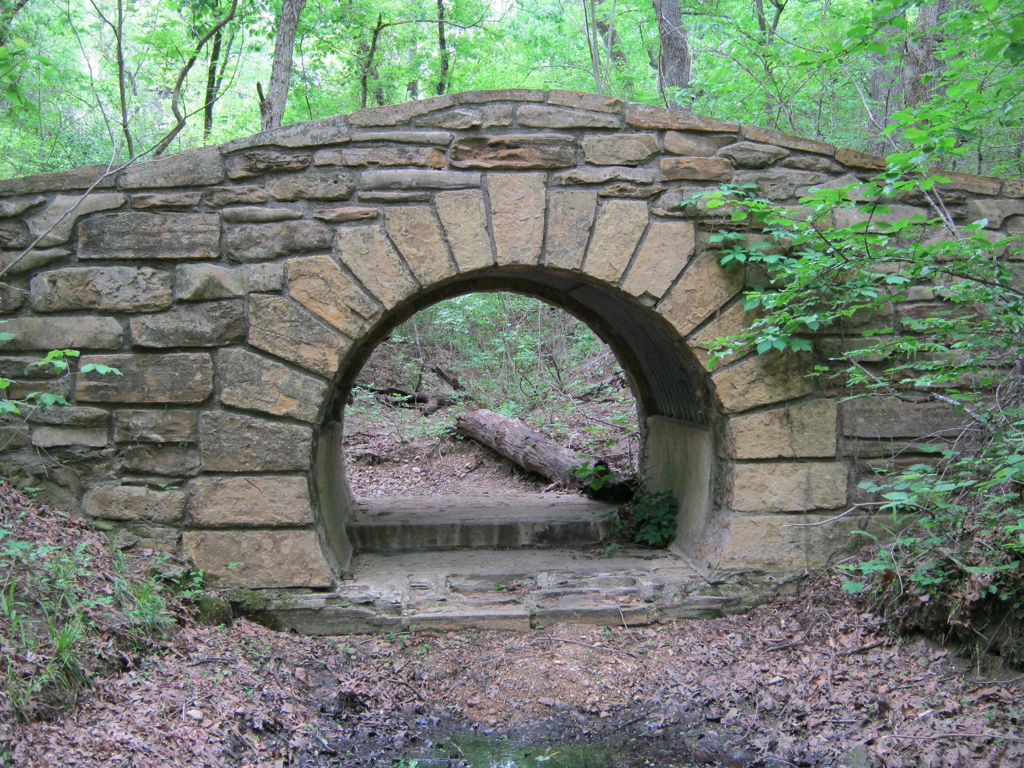 Stone bridge with circular arch