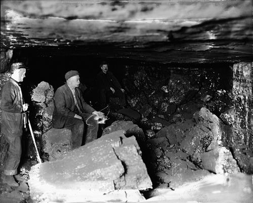 A1030-A1033--Dickson City, PA--Storrs Mine--Clark Vein with huge pieces of coal as dynamited [1913.03.19]